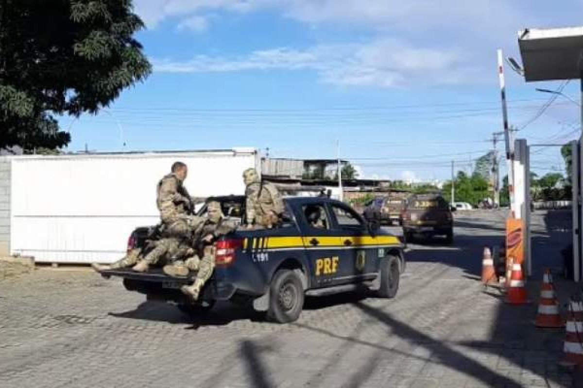 Em ação conjunta, mais de 150 policiais cumprem mandados de prisão nos bairros de Valéria e Palestina