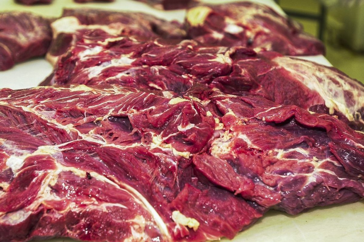 Carnes ficam 38% mais caras em um ano, diz IPCA