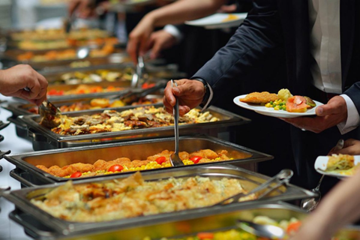 Restaurantes por quilo não resistem à pandemia e fecham as portas