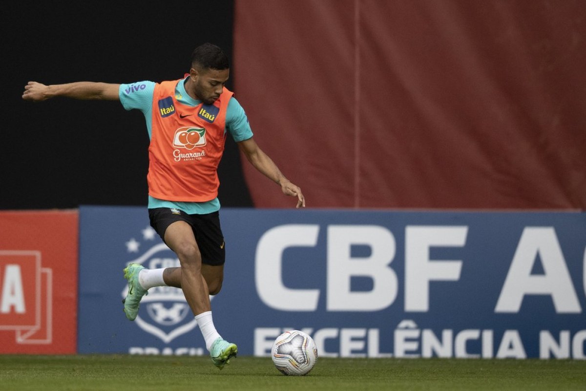 Com três mudanças, Tite define equipe que inicia estreia na Copa América contra Venezuela