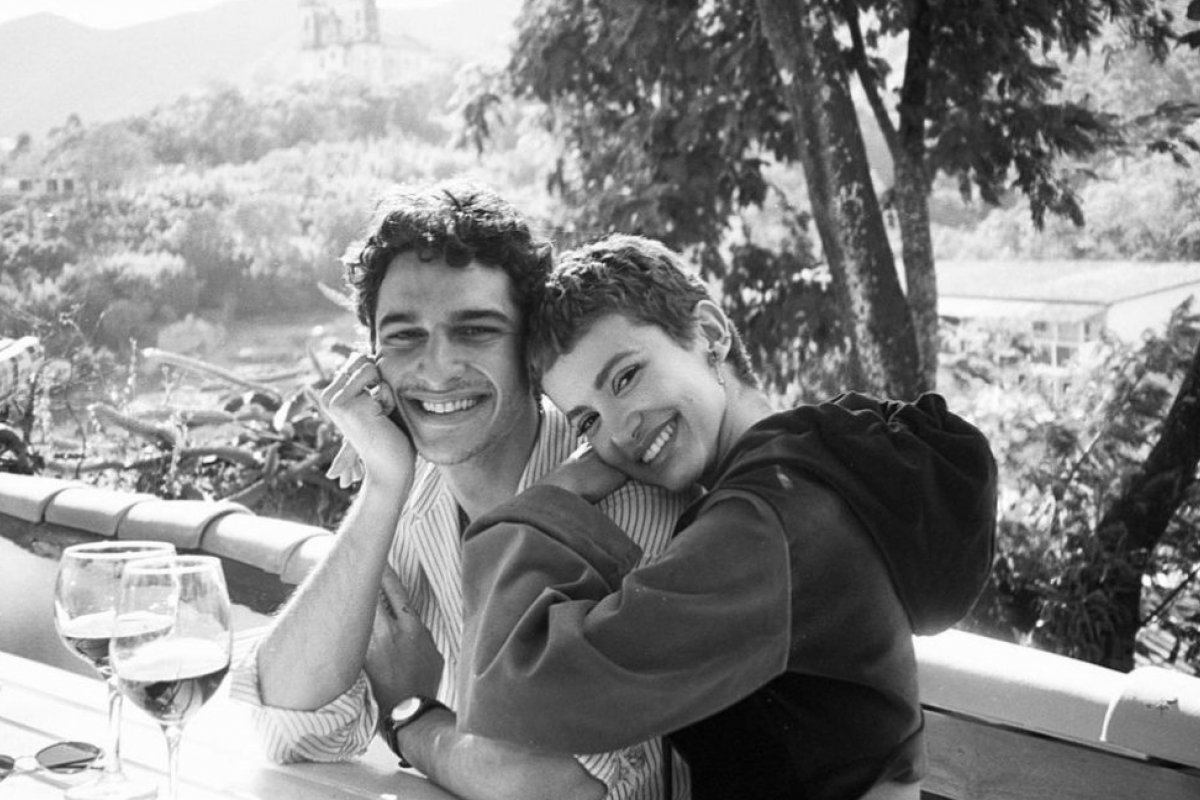 Manu Gavassi assume namoro com modelo