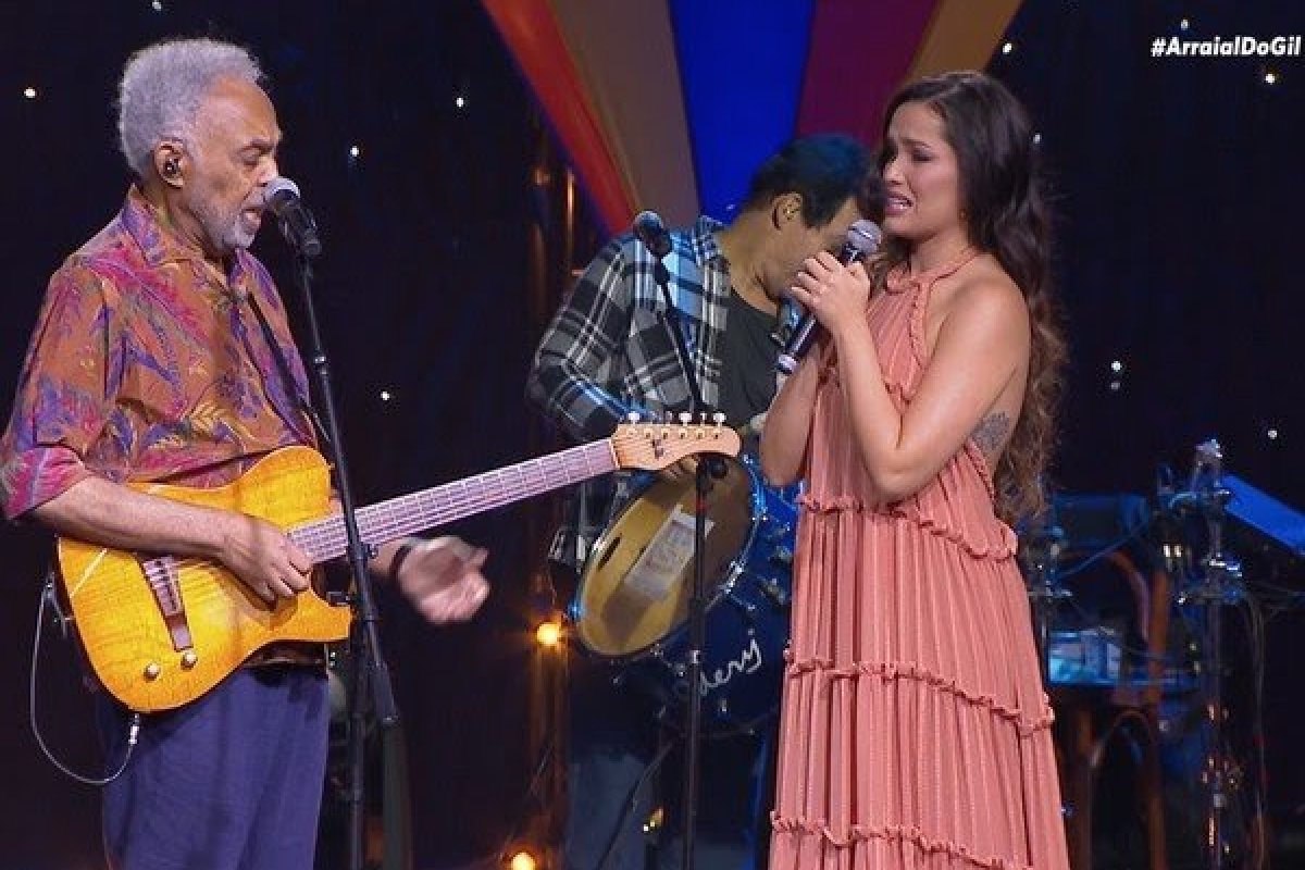 Juliette Freire e Gilberto Gil se emocionam em dueto e a web vai a loucura