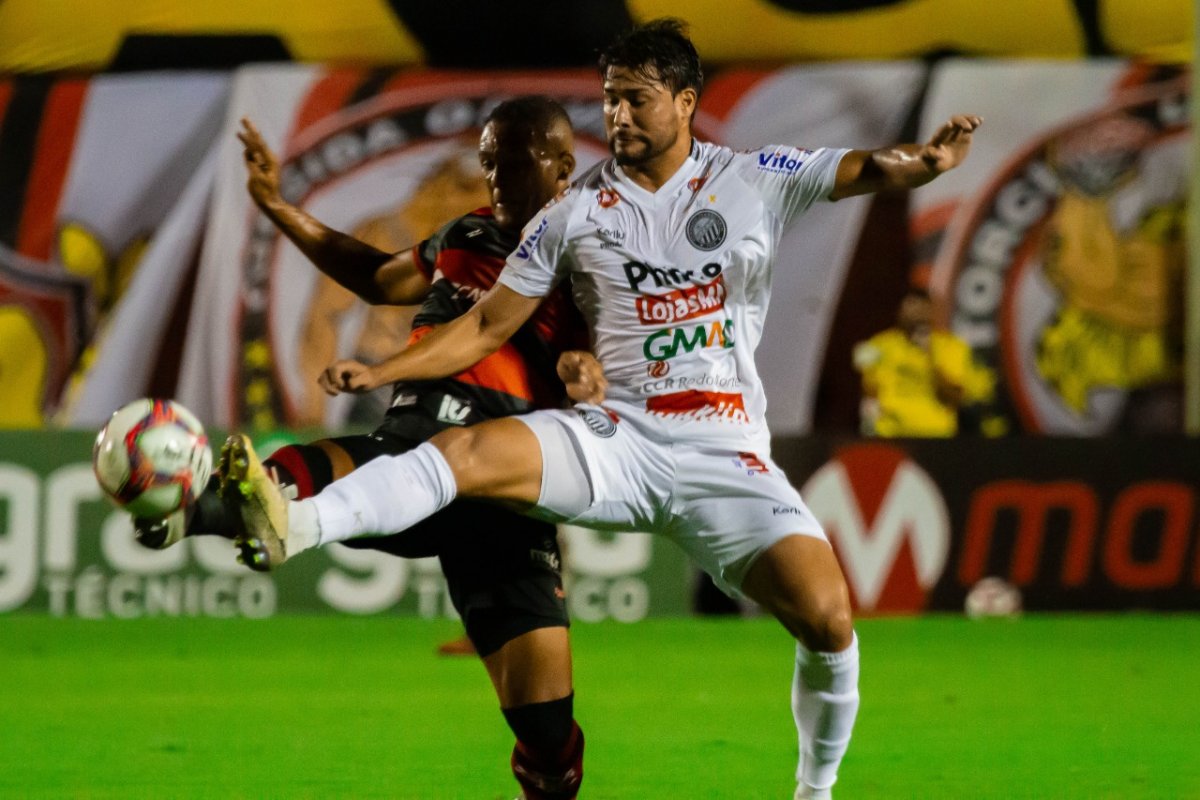 Vitória e Operário não sem do 0 a 0 no Barradão pela Série B