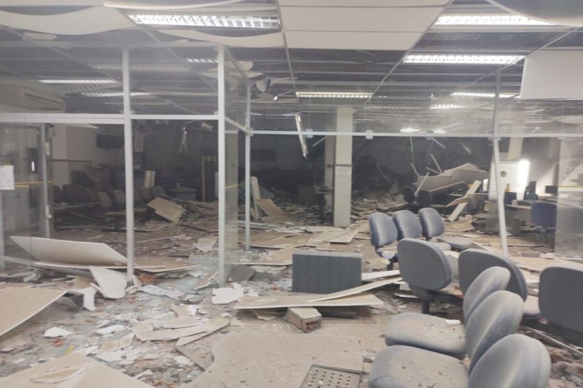 Vídeo: Ação criminosa termina com explosão de agência bancária em Conceição do Almeida, na Bahia
