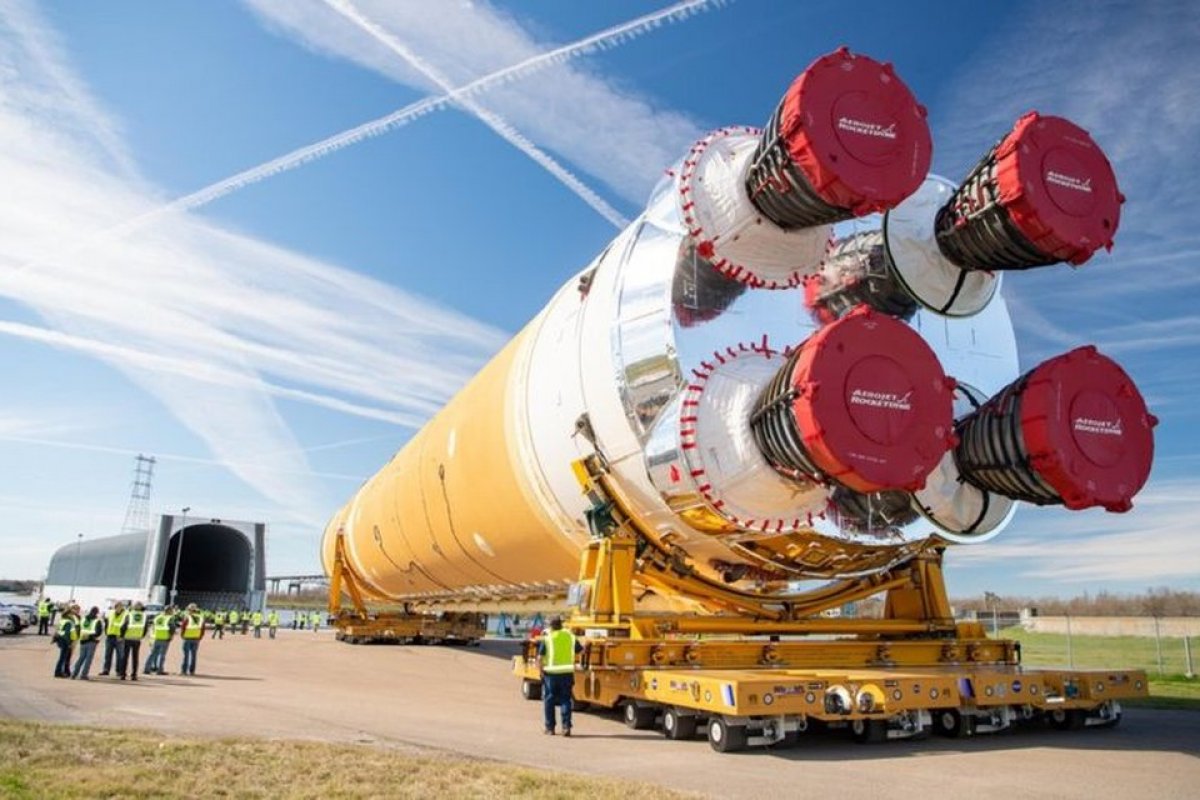 Nasa desenvolve foguete gigante para levar astronautas à Lua e a Marte