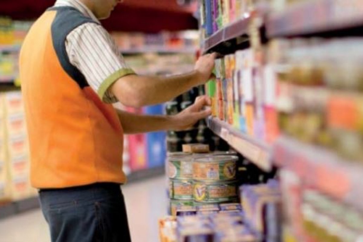 Trabalhadores de supermercados fazem ato por vacina em frente à Câmara Municipal de Salvador