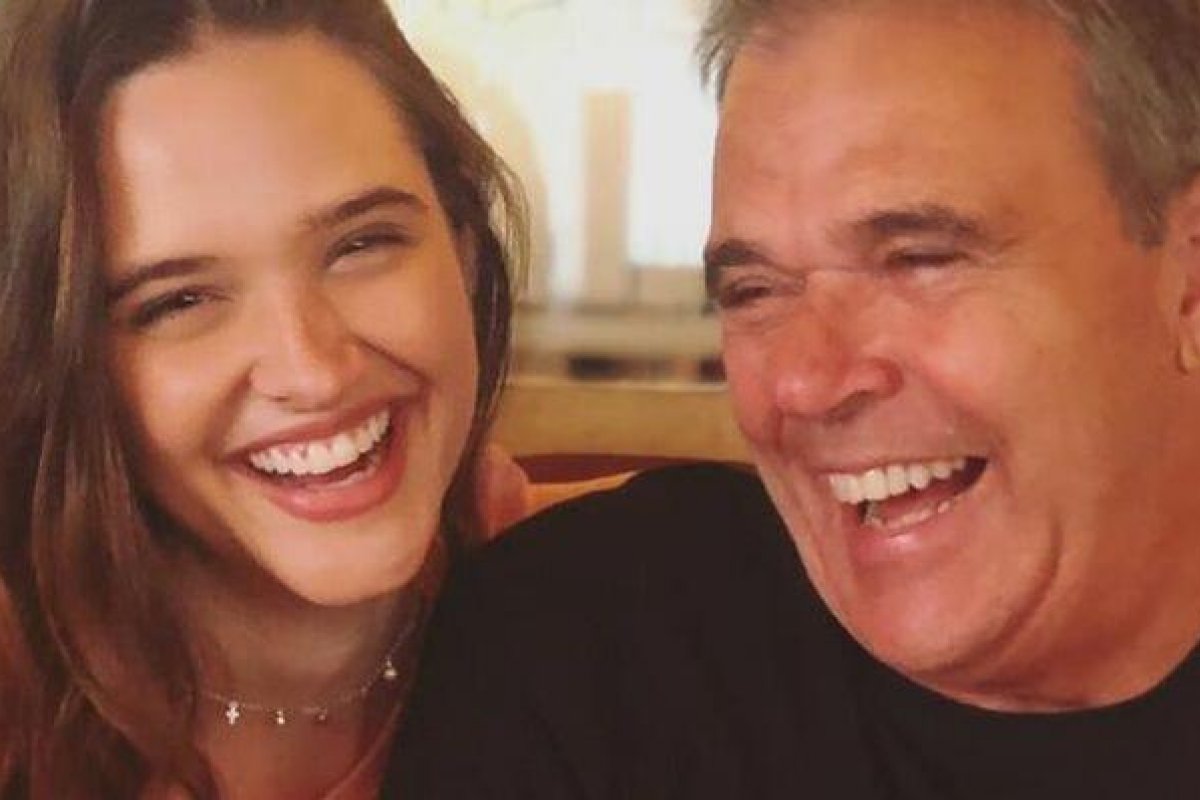Luto: Pai da atriz da Globo Juliana Paiva morre de infarto dentro de casa