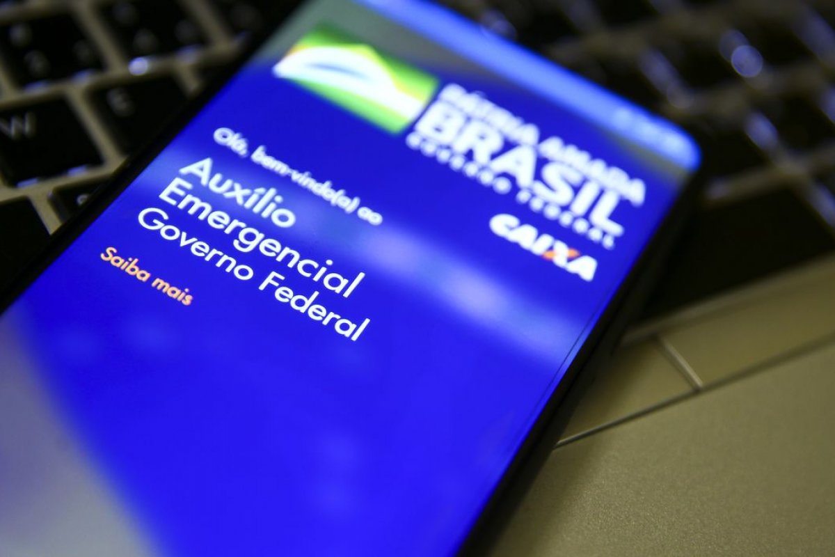 Trabalhadores nascidos em outubro podem sacar 2ª parcela do auxílio emergencial