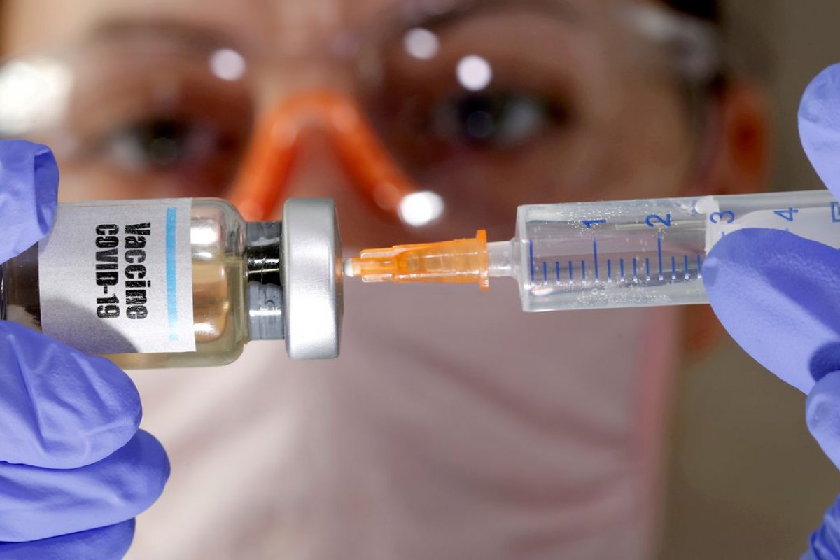 Especialista fala sobre reações mais comuns das vacinas CoronaVac, AstraZeneca e Pfizer contra à Covid-19 