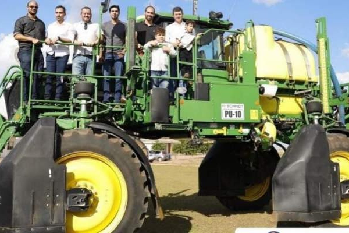 Após ir para base de Rui, Junior Marabá acompanha Eduardo Bolsonaro em visitas