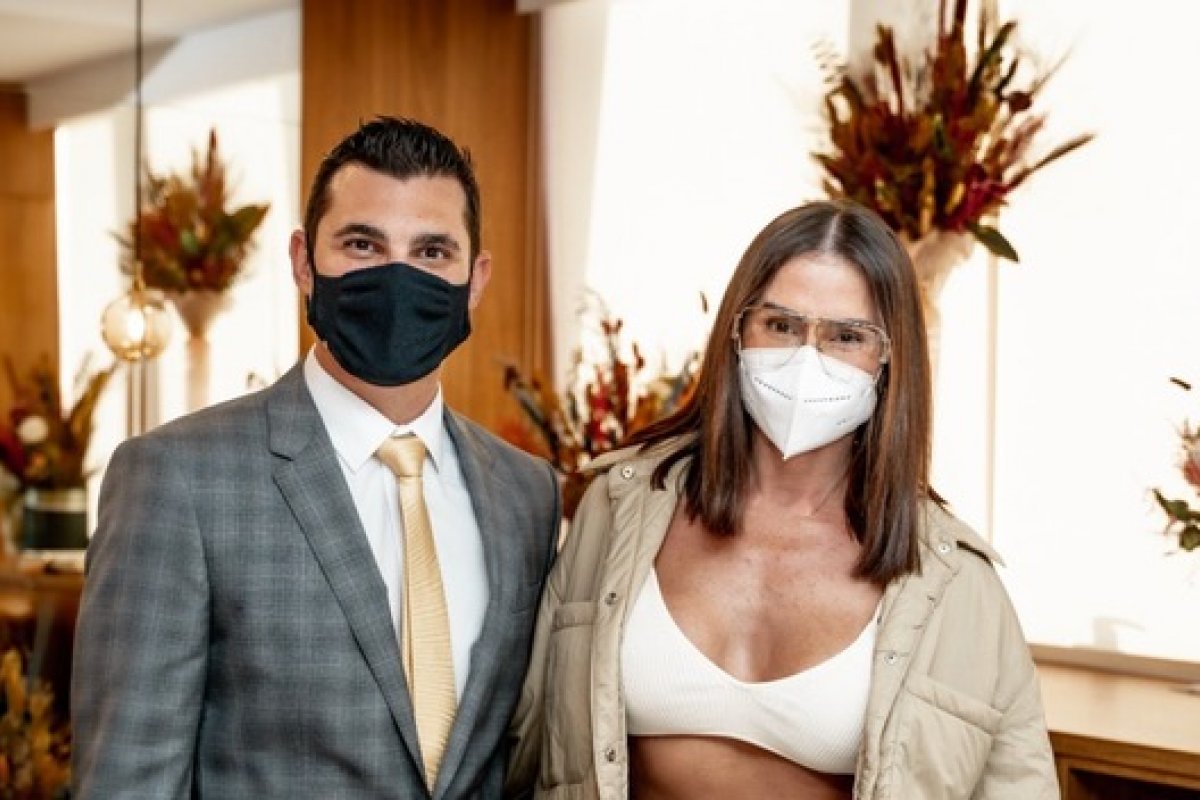 Deborah Secco trata vasinhos com o Dr. Gustavo Marcatto em São José do Rio Preto