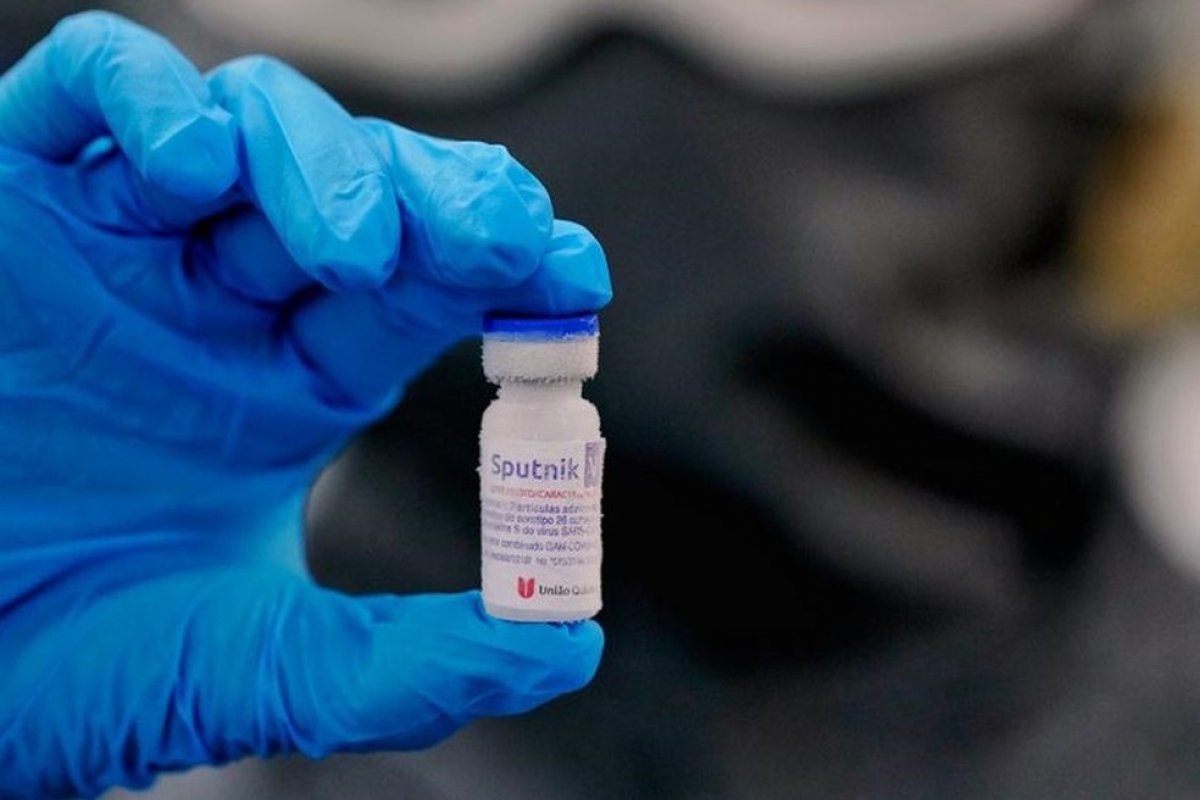 Governador do Ceará diz que vacinas Sputnik V serão enviadas ao Brasil em julho