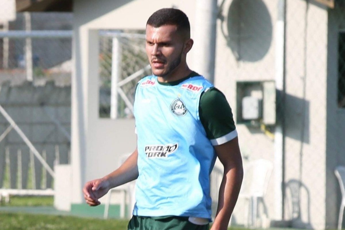 Vitória anuncia contratação do zagueiro Thalisson Kelven