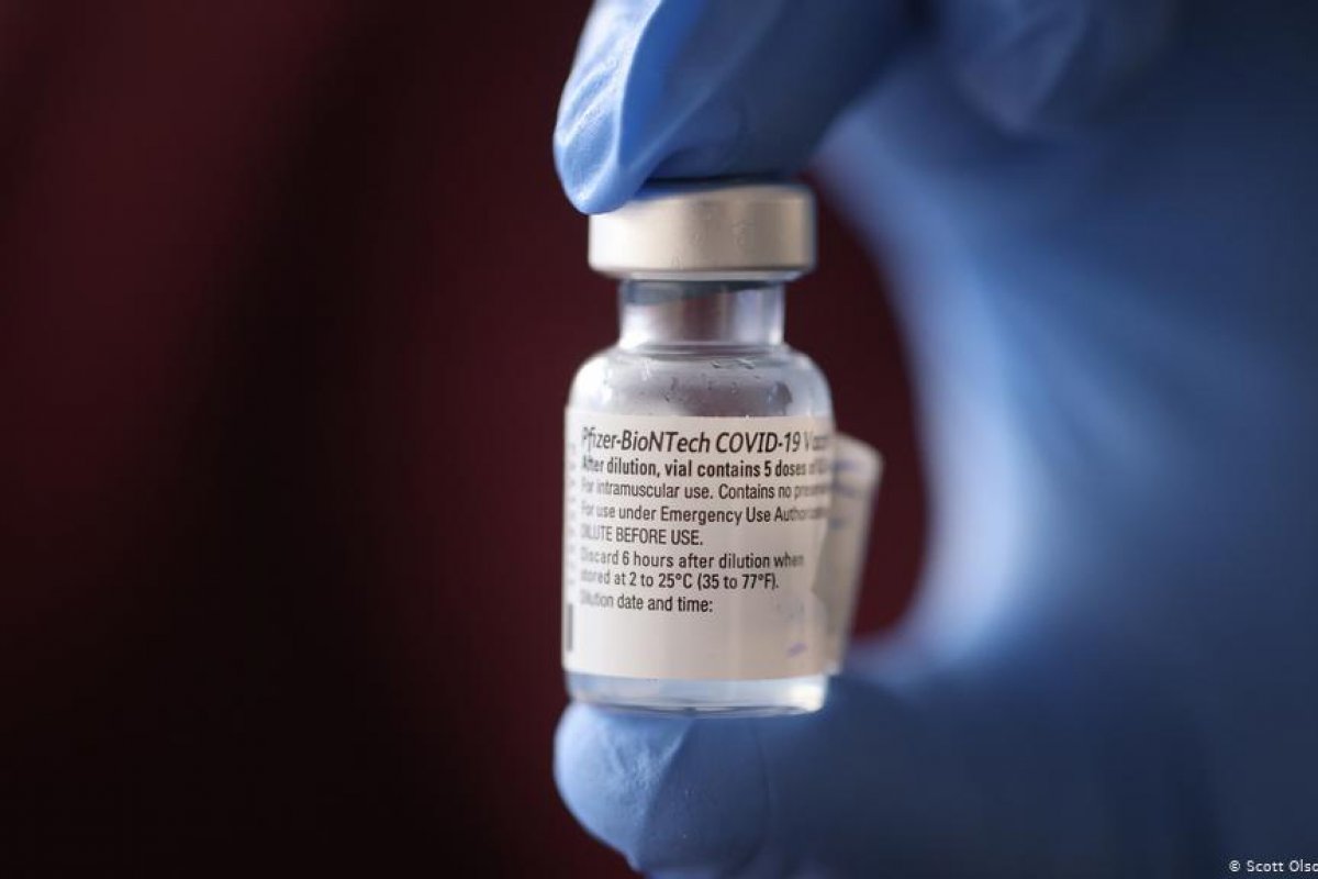 Governo anuncia chegada de 842 mil doses de vacinas contra a Covid-19 do consórcio Covax