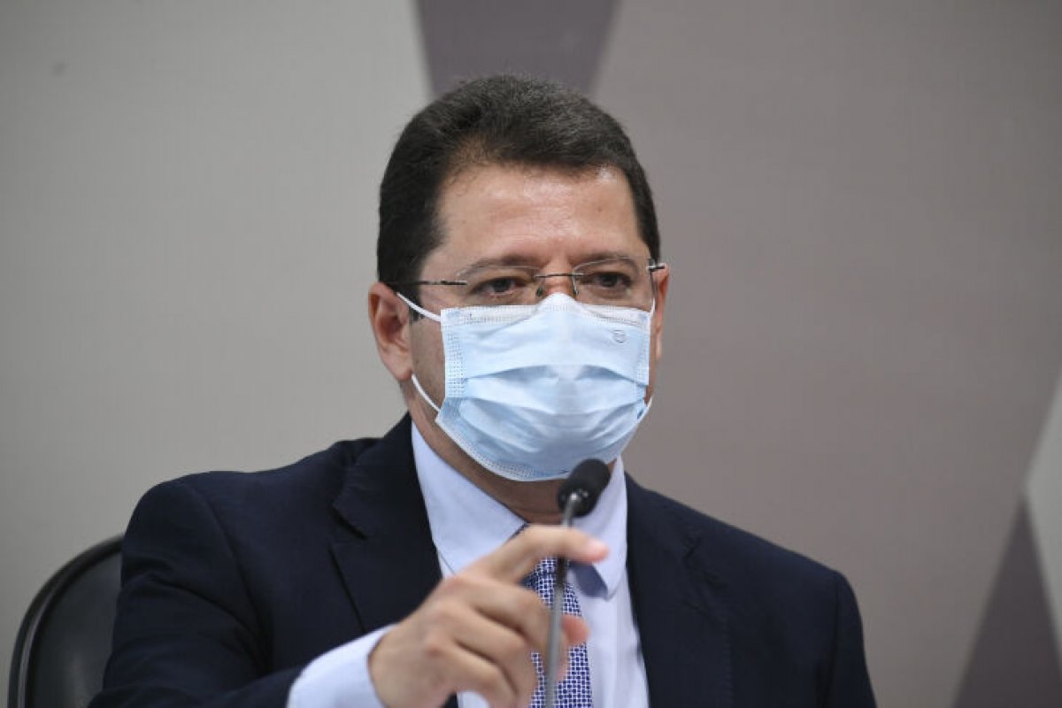 Ex-secretário do Amazonas afirma que procurou Pazuello antes do estopim do colapso sanitário em Manaus