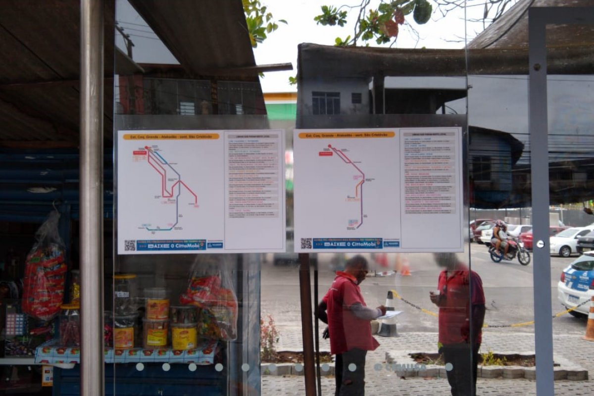 Prefeitura instala mapas com dados das linhas e QR Code em pontos de ônibus