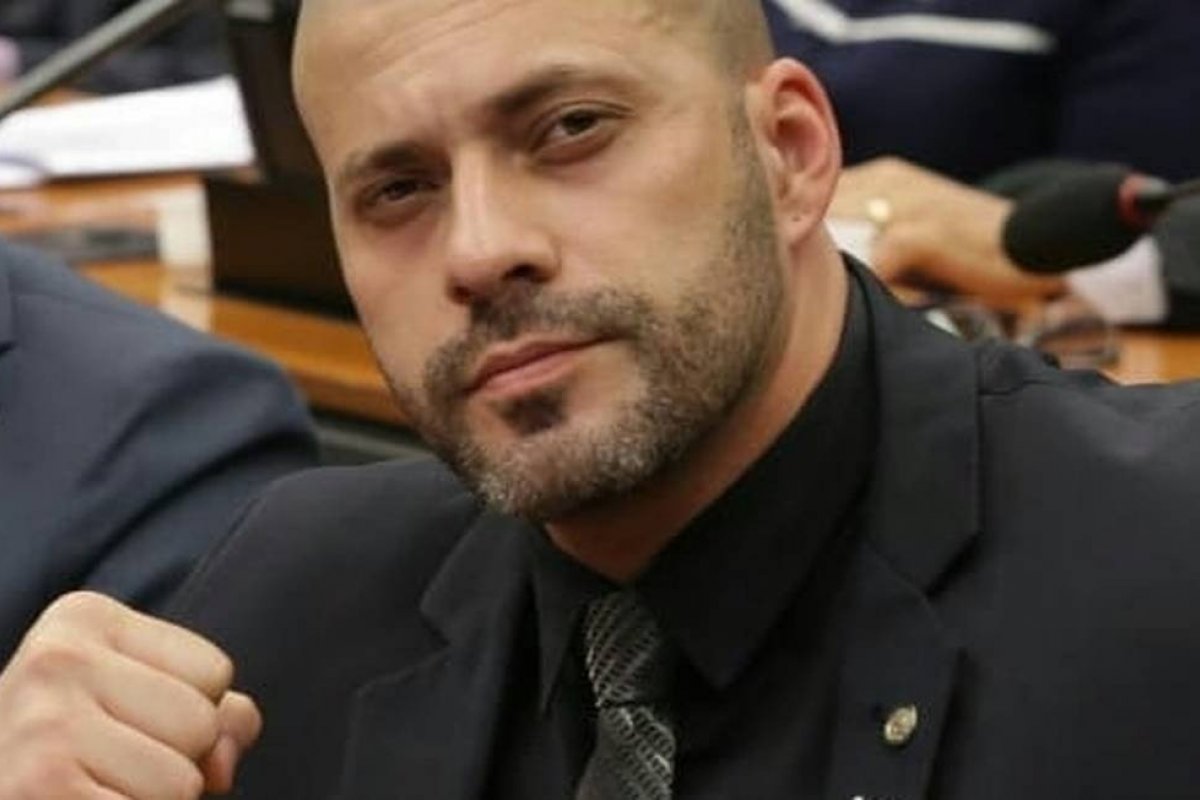 Ministério Público ouve assessores de Daniel Silveira nesta quarta-feira (16)