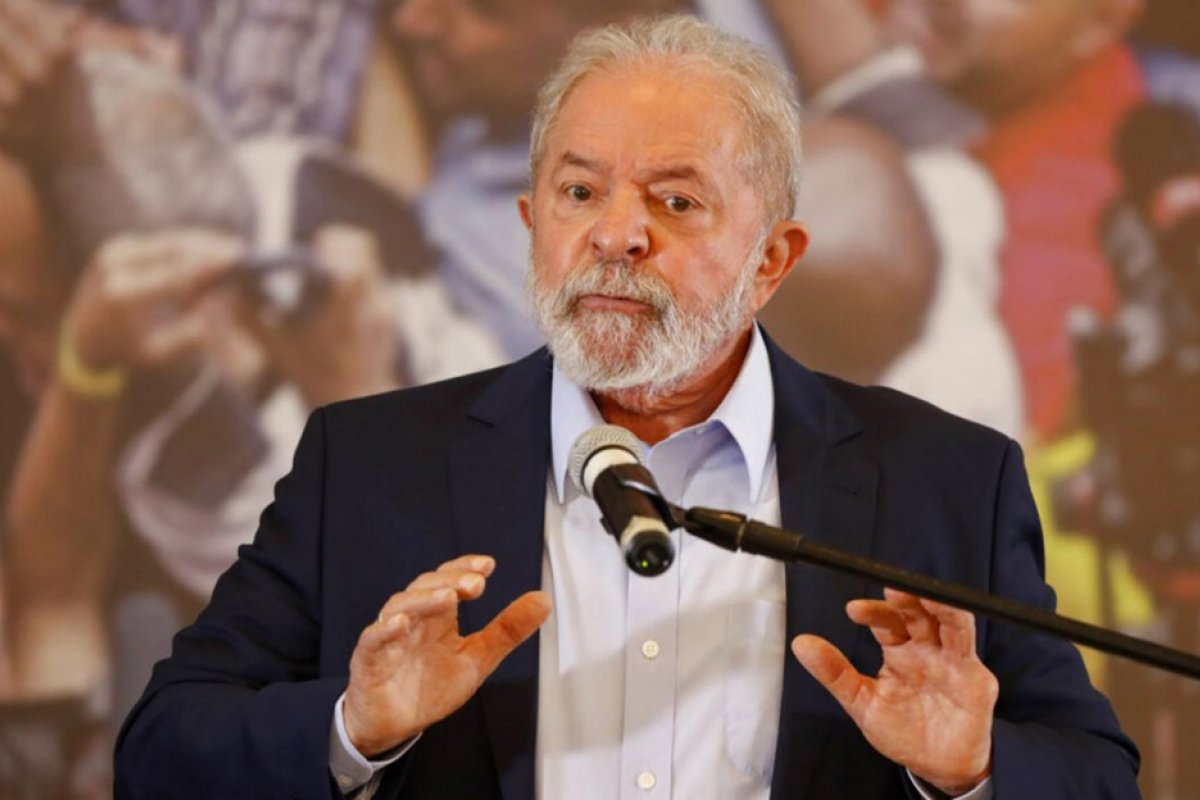 Lula recorre de decisão que livrou Regina Duarte de pagar indenização por danos morais