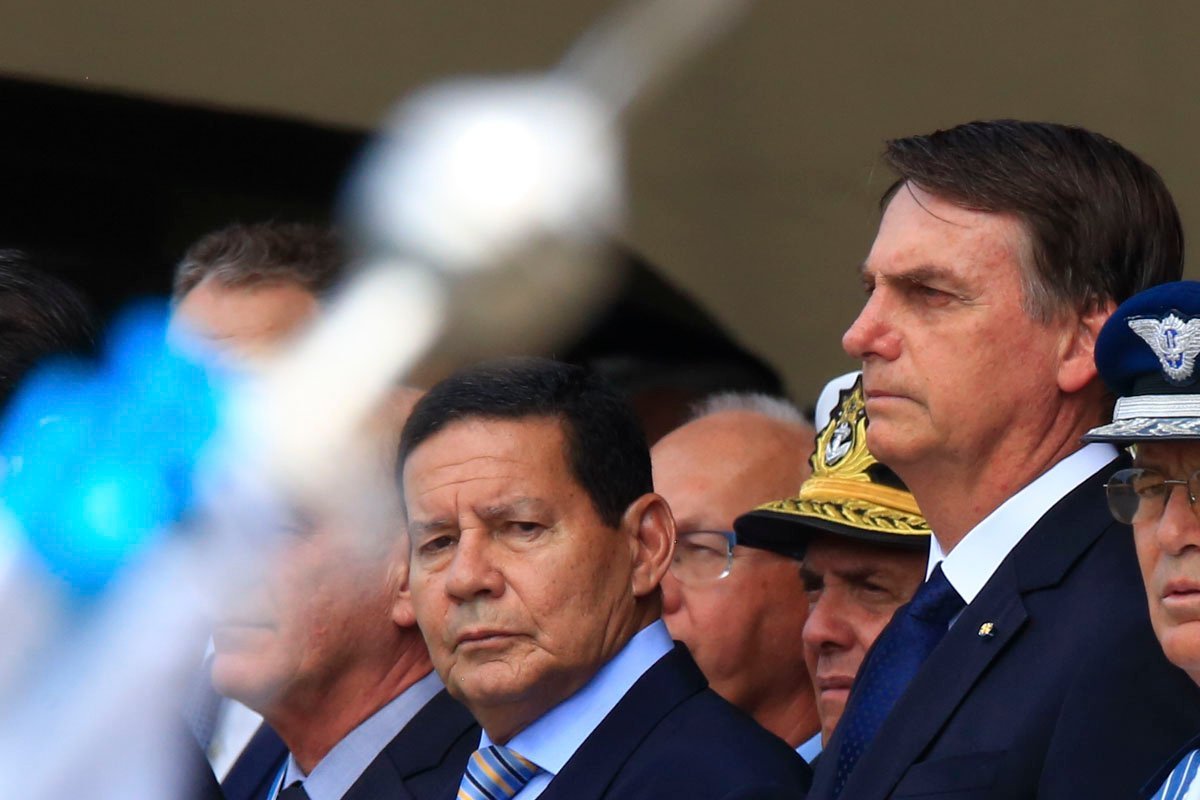 Mourão diz que Bolsonaro assinará GLO para operação do Exercito na Amazônia ainda nessa semana