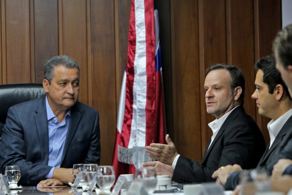 Governo do Estado estuda complexo automobilístico na Fonte Nova