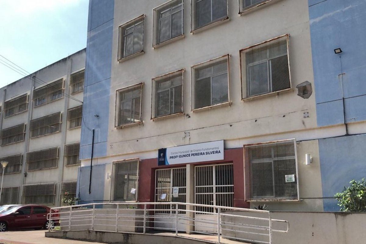 Professor é afastado após amarrar aluno em cadeira durante aula em Vitória