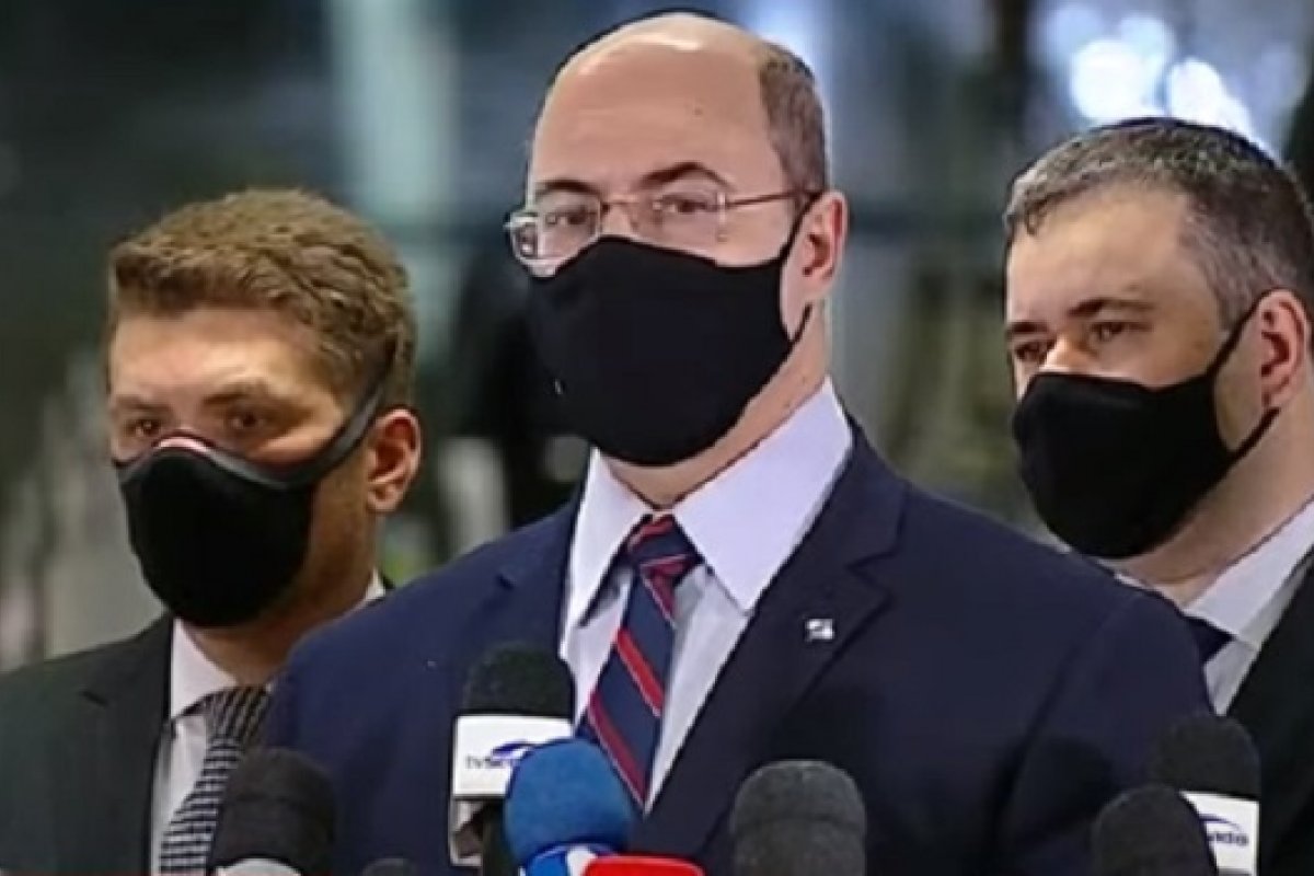 "Fui julgado por um tribunal pressionado", diz Witzel após deixar sessão da CPI