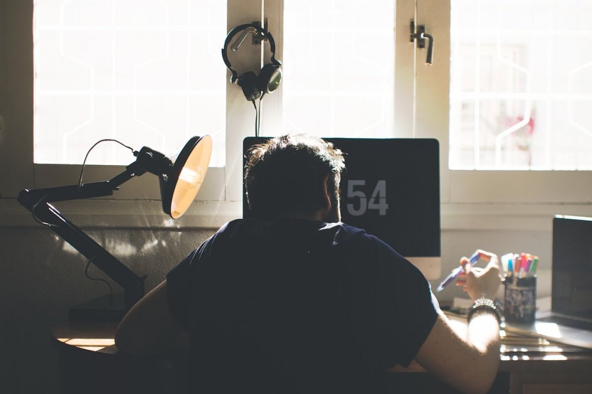 Estresse tecnológico: especialista elenca dicas para um Home Office equilibrado