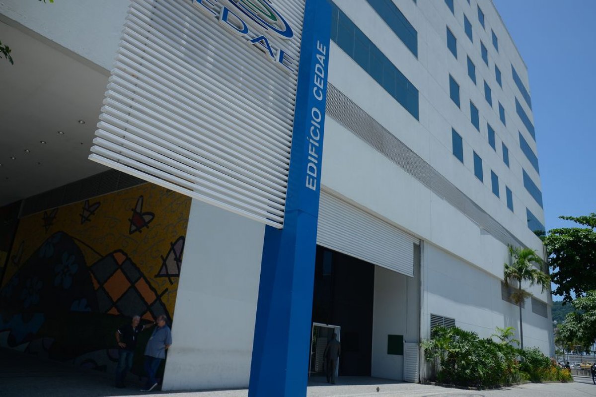 Após venda, recursos da Cedae serão divididos entre 29 municípios