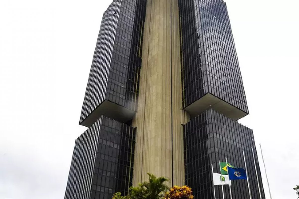 Com nova alta de 0,75 ponto, Copom eleva taxa Selic para 4,25% ao ano