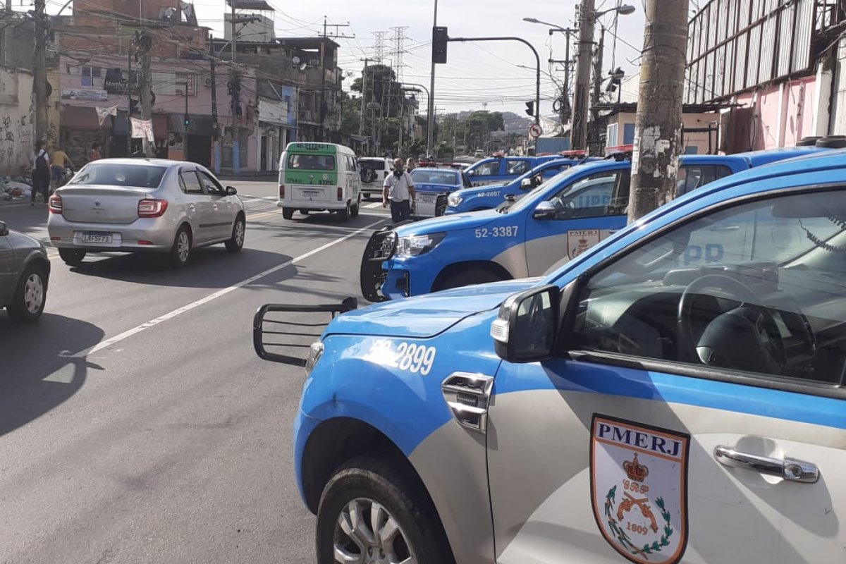 PMs são mortos dentro do carro em Nova Iguaçu, Rio de Janeiro
