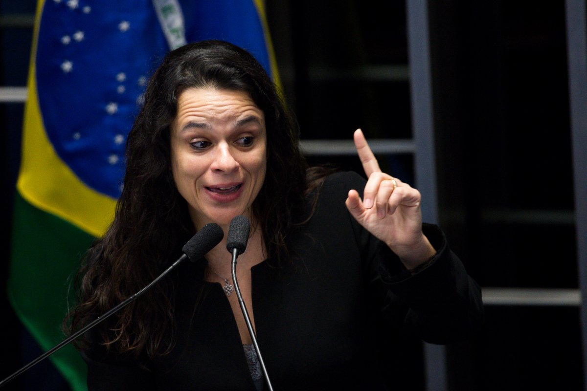 Janaina Paschoal protocola pedido de cópia da colaboração premiada de Léo Pinheiro