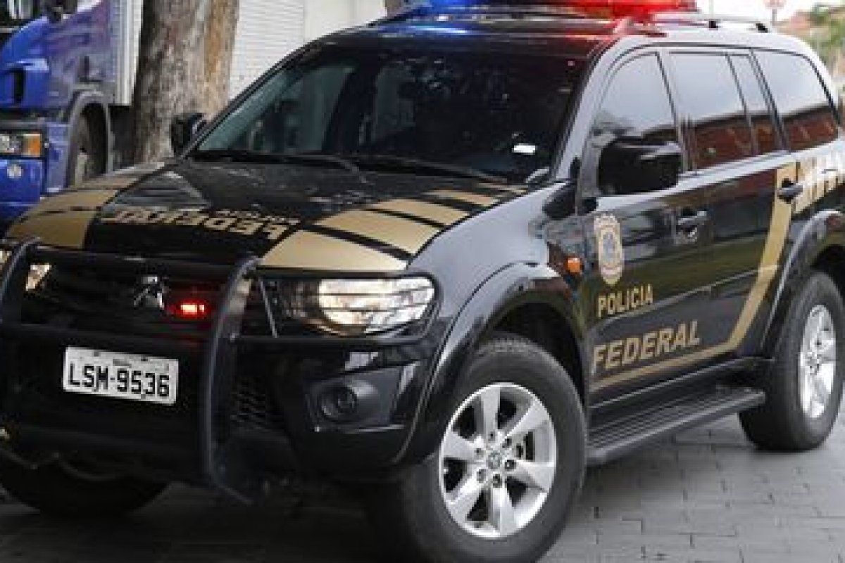 Dupla presa na Bahia, em operação da PF contra fraudes em benefícios emergenciais são parentes