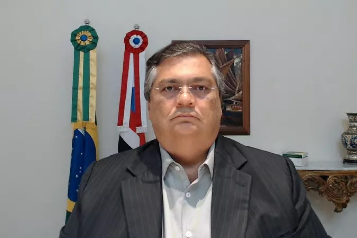 Flávio Dino anuncia desfiliação do PCdoB