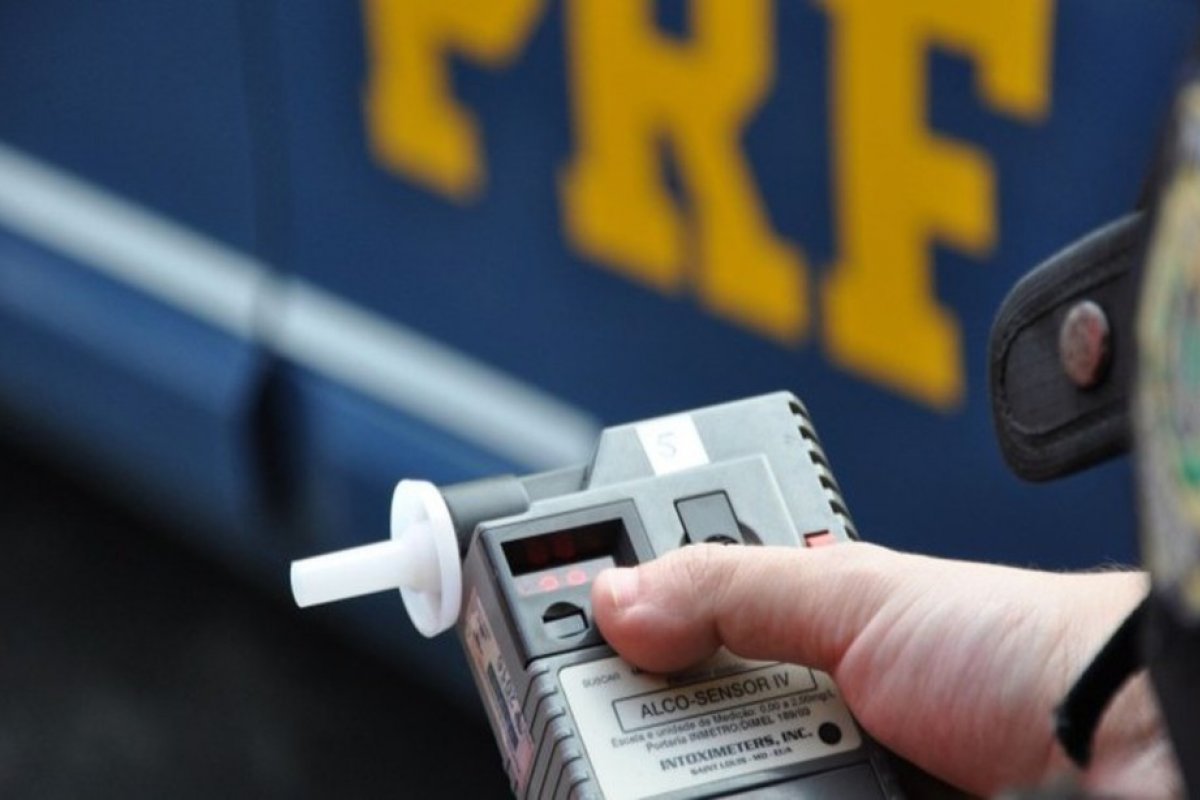 Após se envolver em acidente, homem é preso com nível alcoólico 30 vezes maior que o permitido