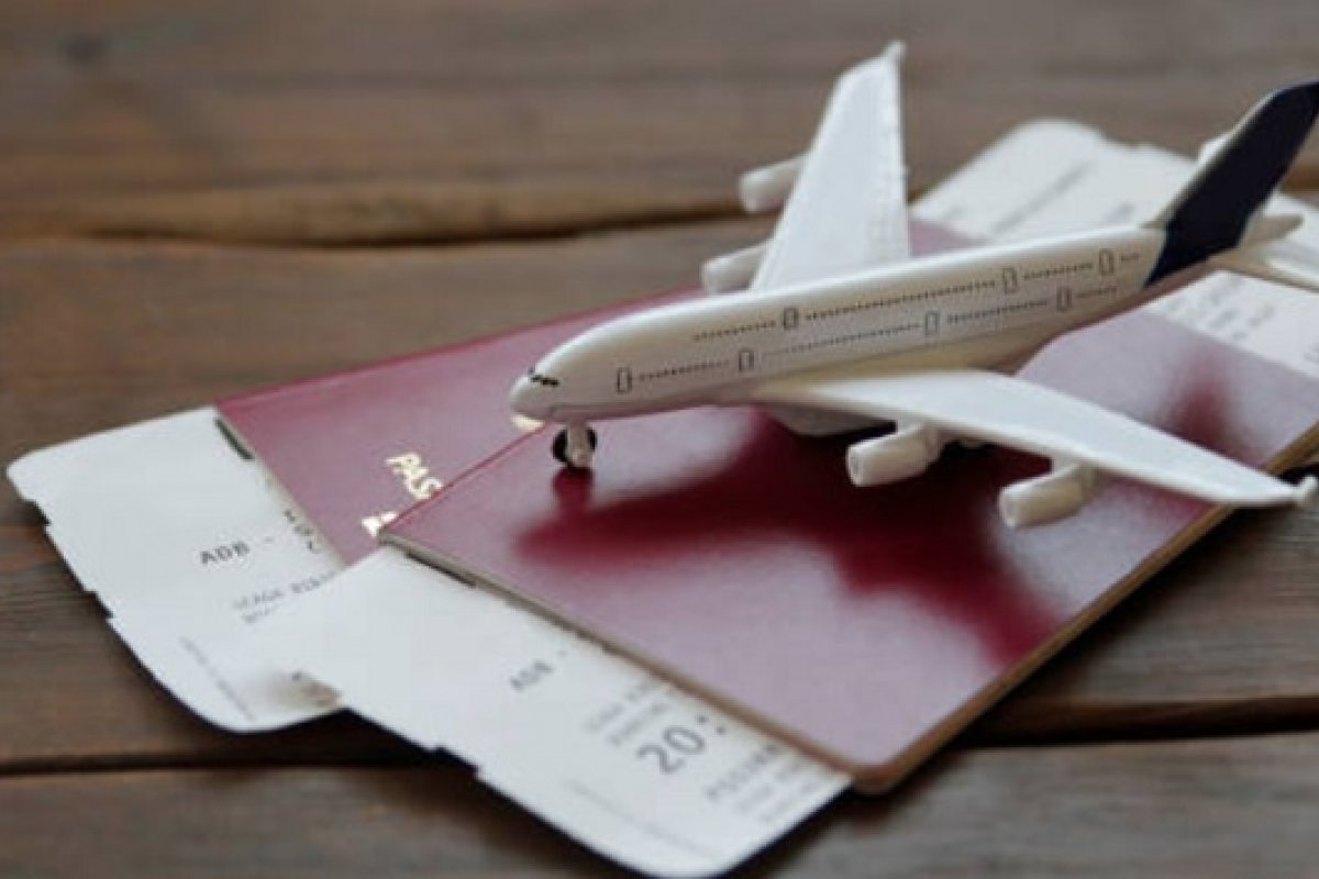 Bolsonaro sanciona lei que prorroga reembolso de passagem aérea