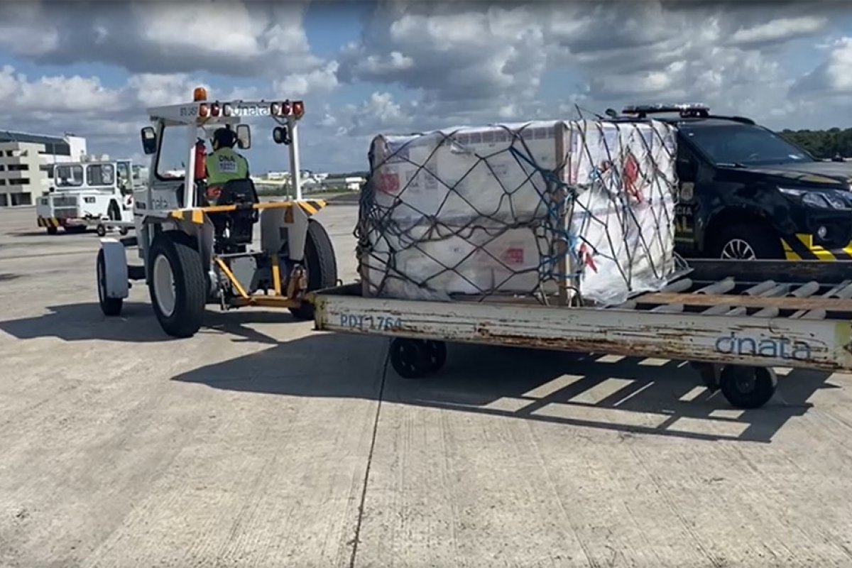 Governo Federal envia à Bahia novo lote com 143,4 mil doses de vacinas contra a Covid-19