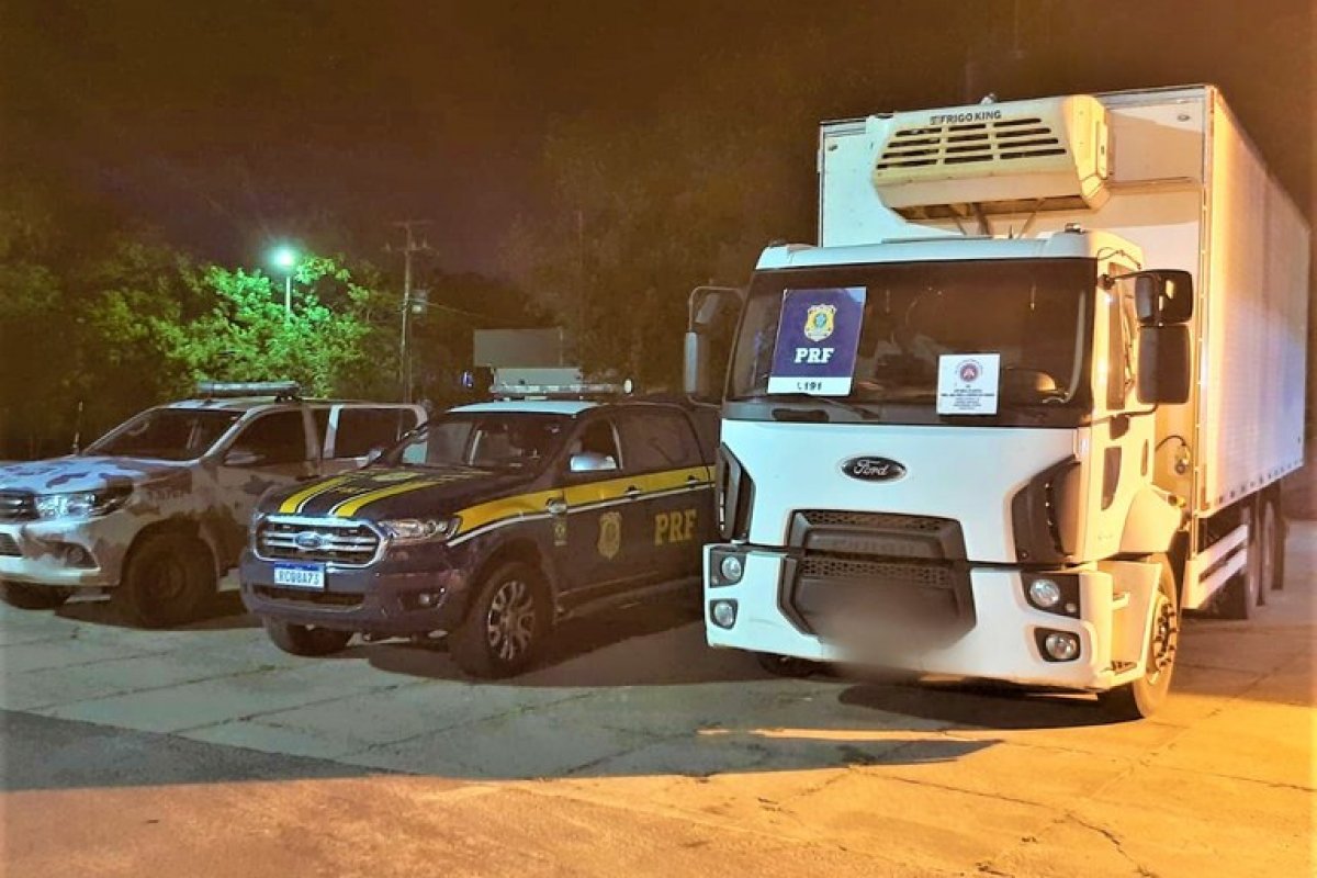 Caminhão roubado em Minas Gerais é recuperado no sul da Bahia