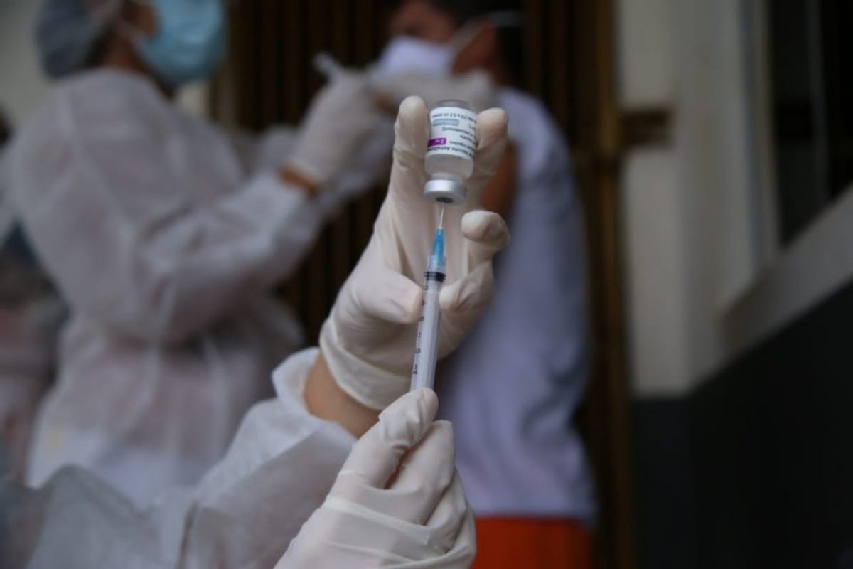 Três mulheres são presas por suspeita de ter vacinado pessoas que não estavam no grupo prioritário