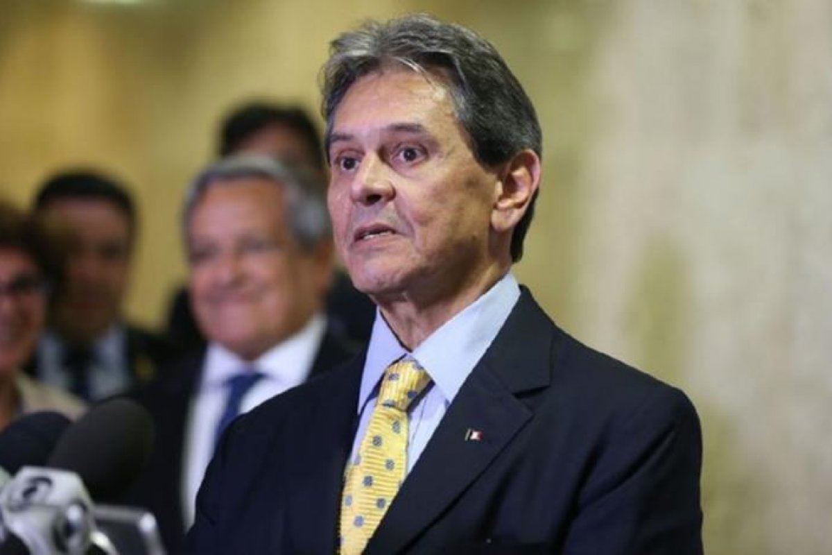 Vídeo: 'Os filhos interferirem no governo é um erro grave de Bolsonaro', diz Roberto Jefferson