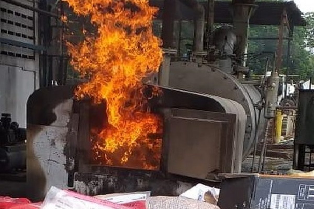 Parte das drogas encontradas em praias no extremo sul da Bahia são incineradas pela polícia