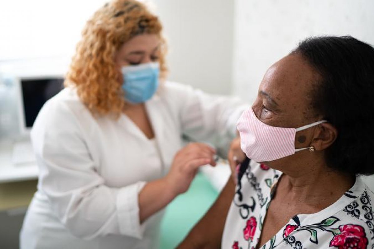 Saiba quatro erros que devem ser evitados se você já recebeu a vacina contra Covid-19