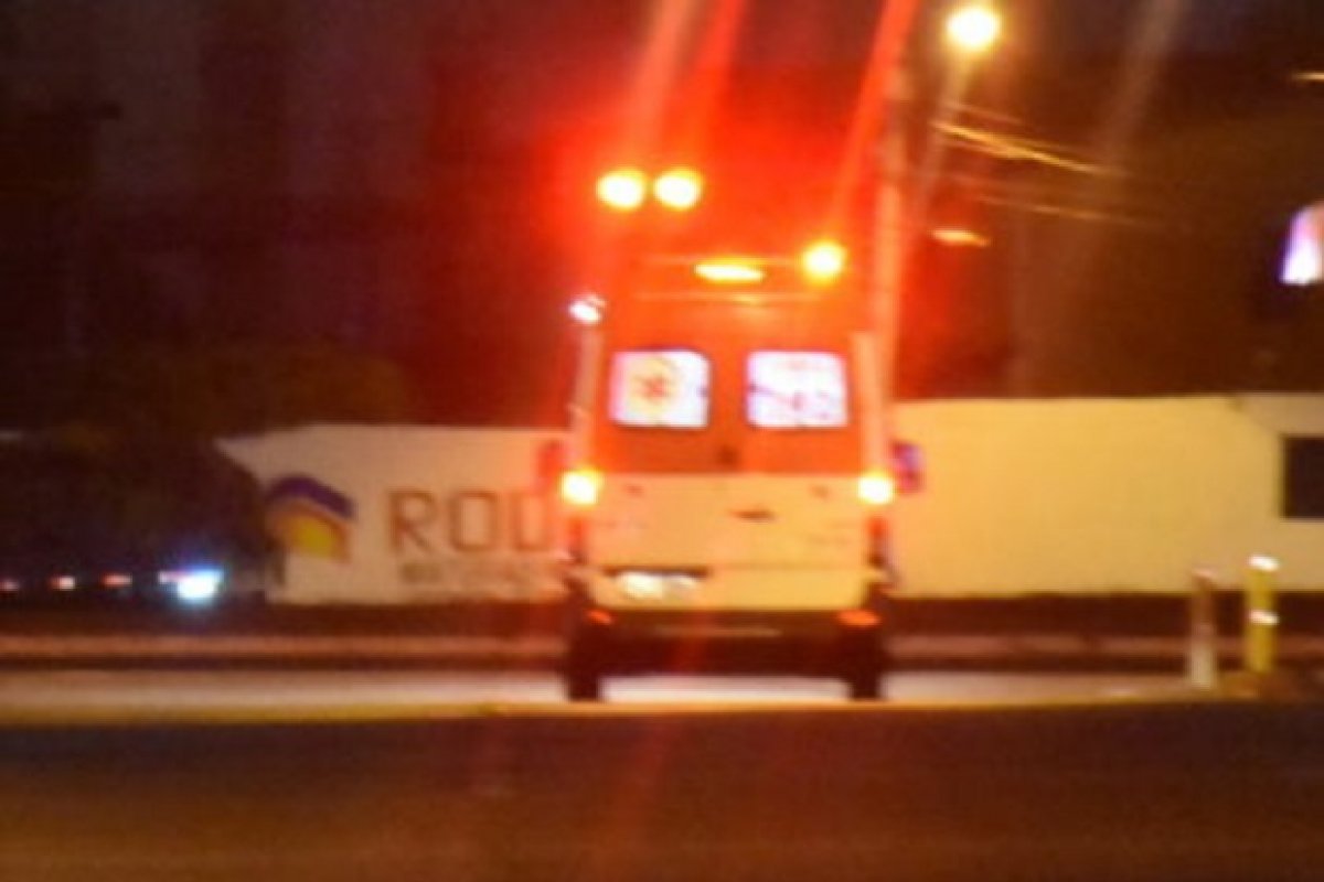 Mulher morre e duas pessoas ficam feridas após batida entre motos na Bahia