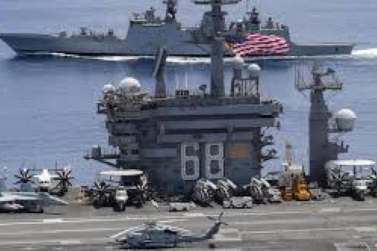 Durante teste, Marinha dos EUA provoca imensa explosão no mar