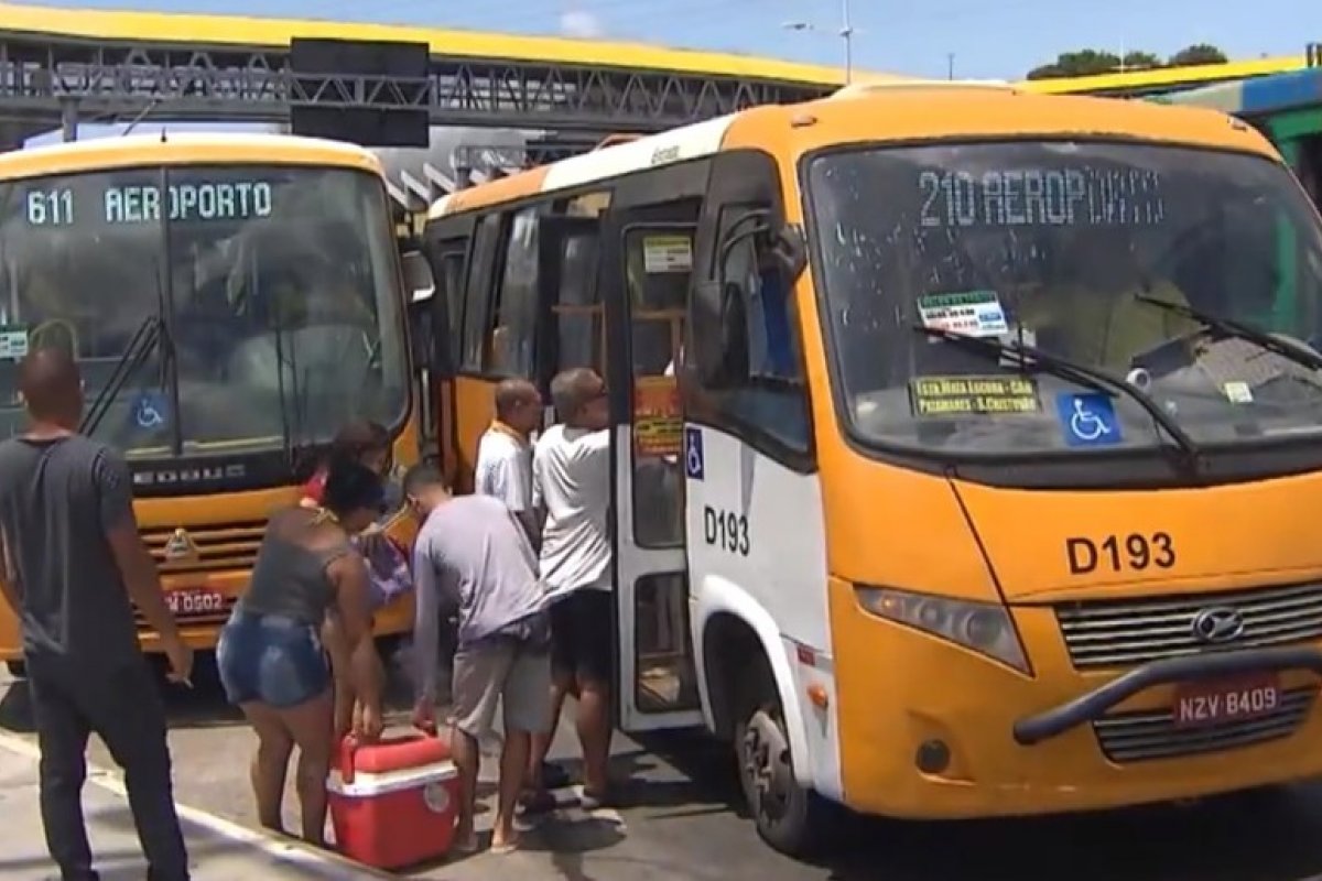 Rodoviários retomam serviço e ônibus voltam a circular em Salvador