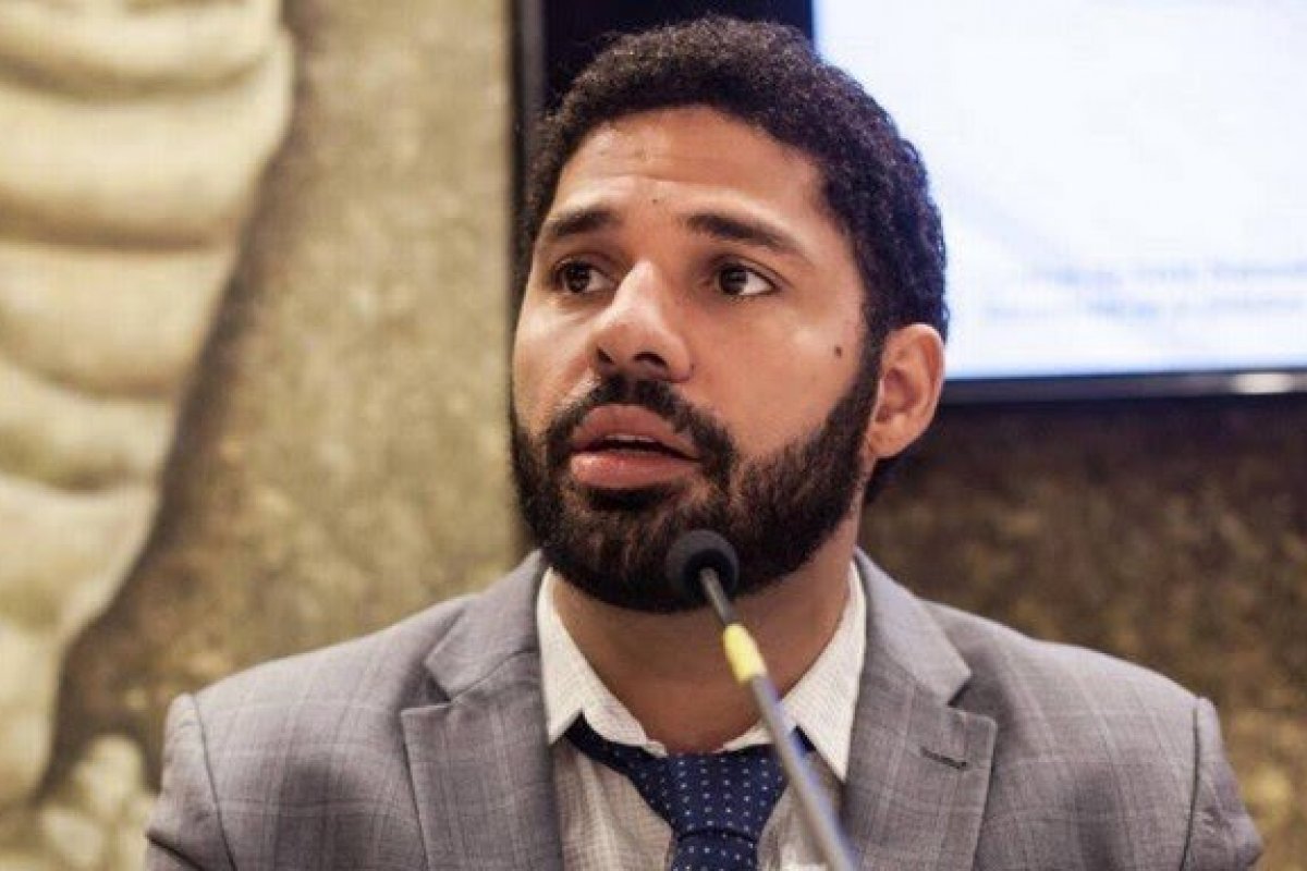 Coaf investiga “movimentações atípicas” de mais de R$ 2,5 milhões na conta do deputado David Miranda