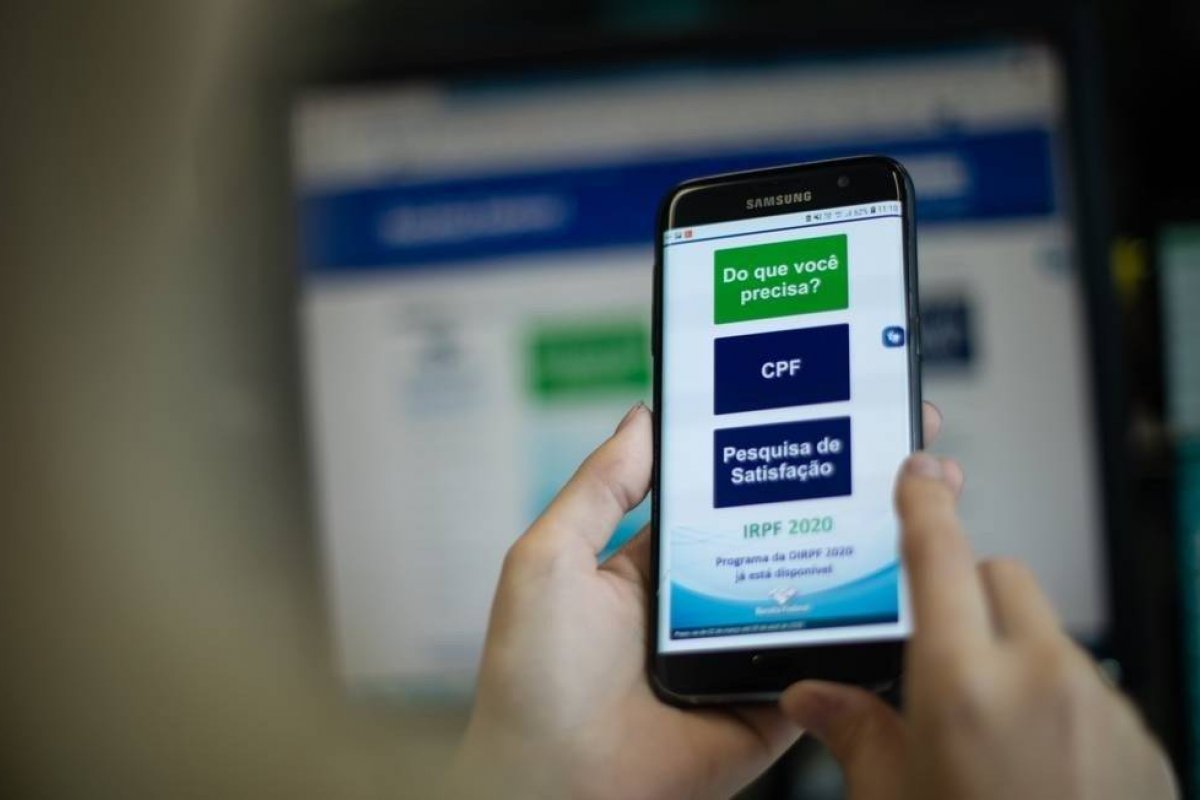 Governo estuda elevar faixa de isenção do IR em duas etapas e chegar a R$ 3 mil em 2023