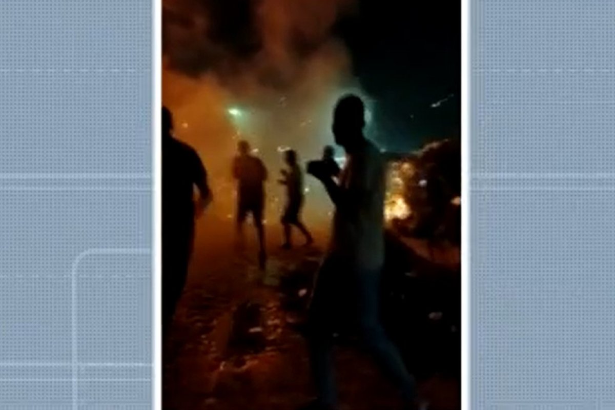 Polícia dispersa grupo fazendo guerra de espadas em Cruz das Almas