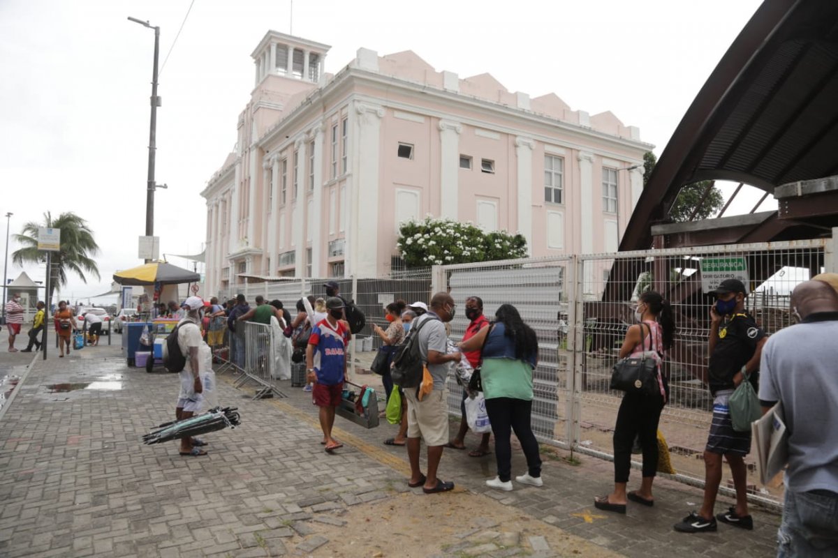 Vídeo: Movimento é tranquilo na travessia entre Salvador e Mar Grande nesta quarta (23)