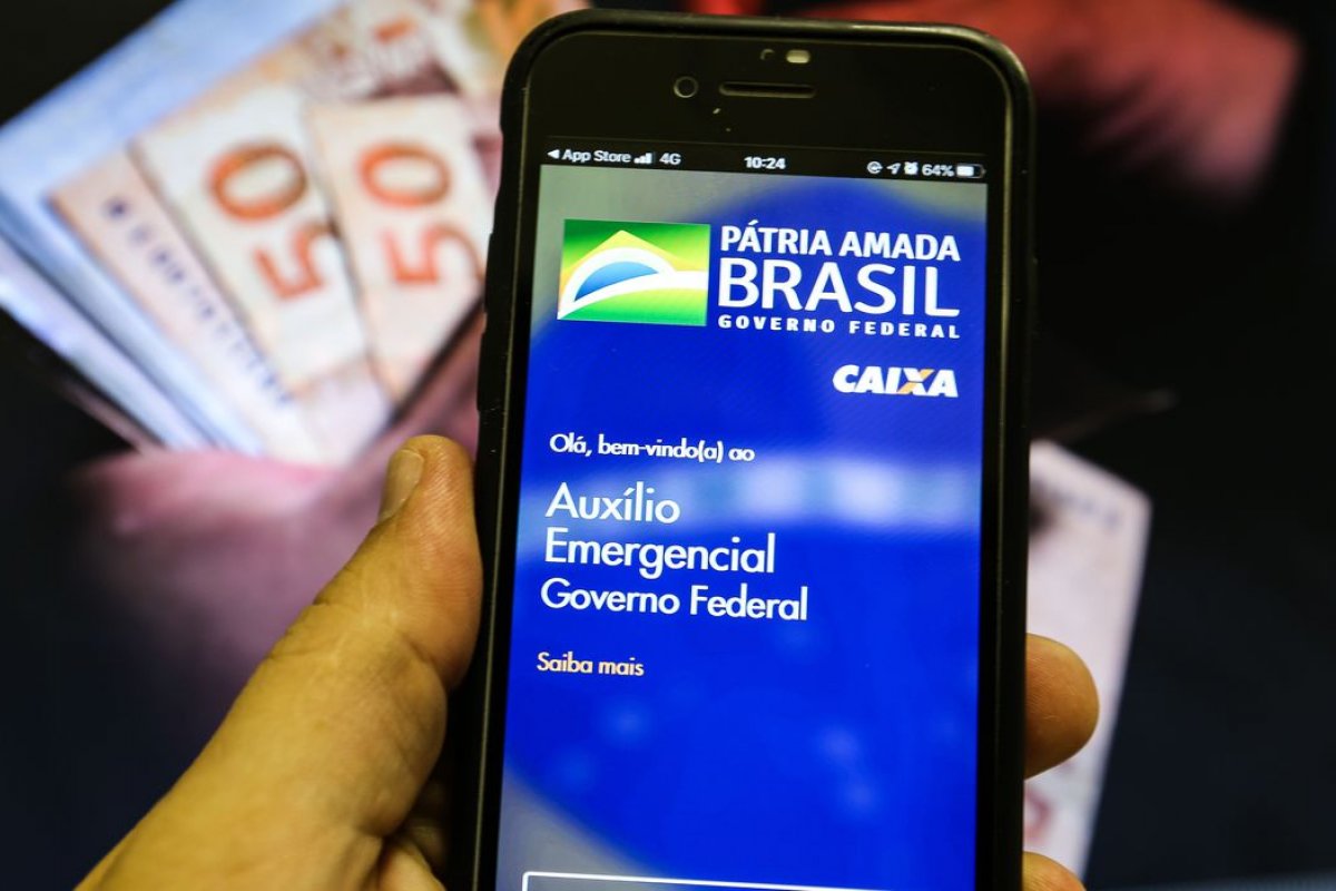 Auxílio: Caixa paga terceira parcela para nascidos em maio nesta quarta (23)