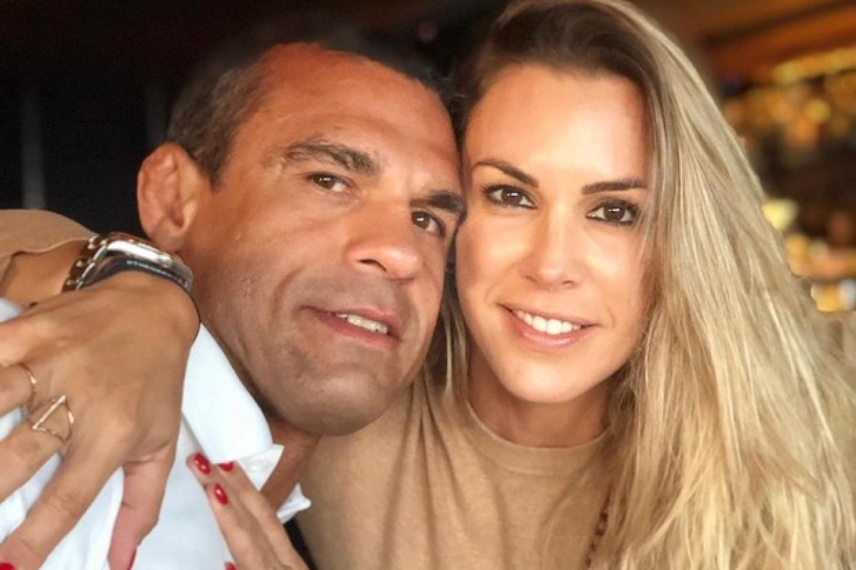 Vitor Belfort se declara nos 45 anos de Joana Prado